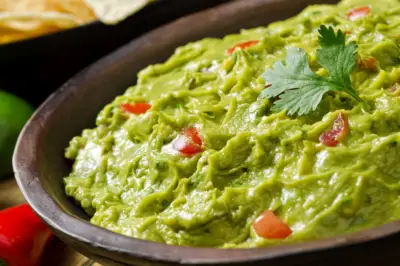 The Great Guacamole Debate: How Many Carbs In Guacamole?